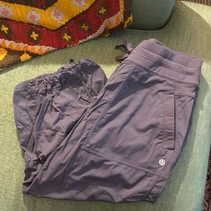 Lululemon Dance Studio Crop in Soot Sz 10